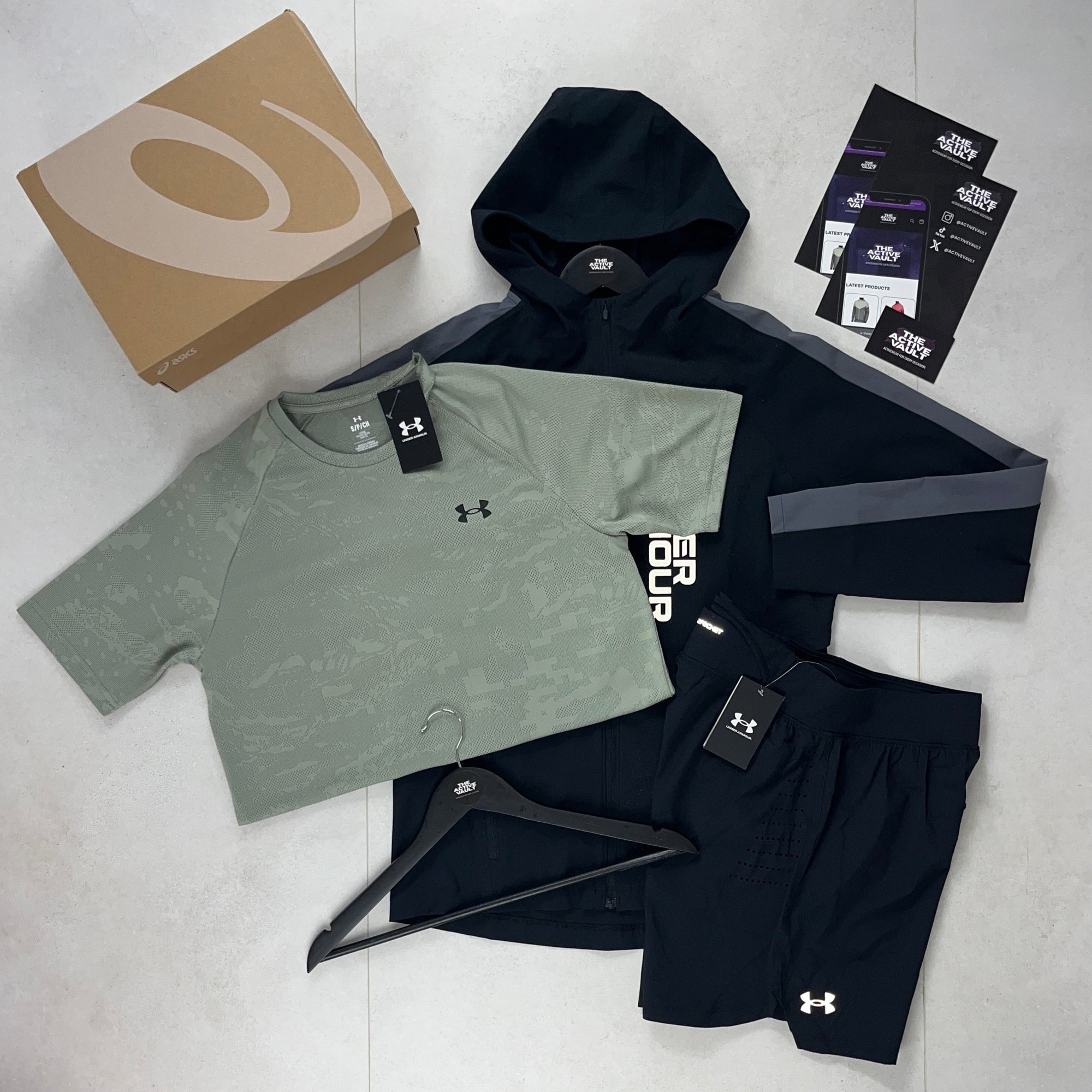 Under Armour Velocity Jacquard T-Shirt - Windbreaker - Speedpocket Shorts Outfit - Light Khaki Green / Black / Black