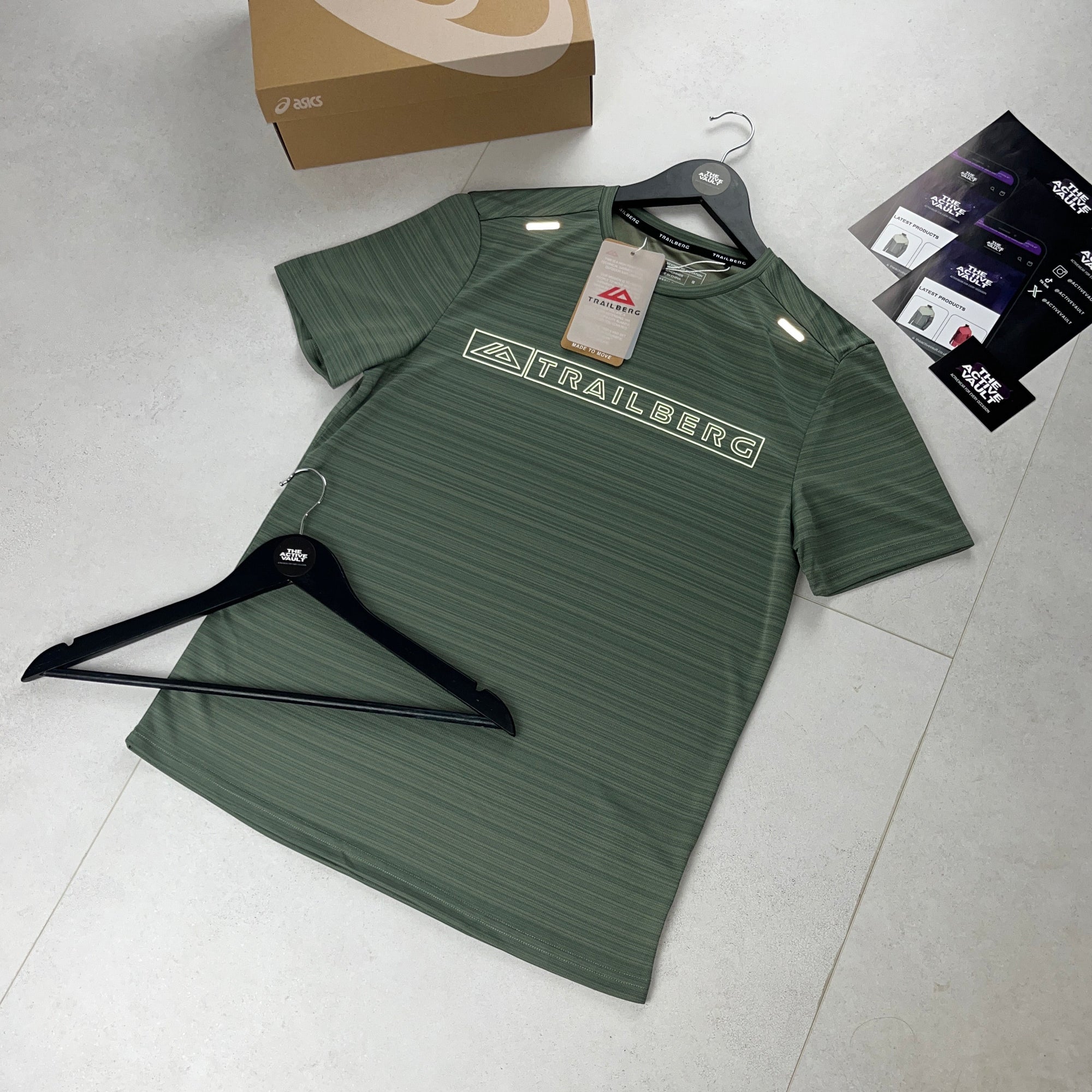 Trailberg Crest T-Shirt - Pine Dust/Neon Lime Green