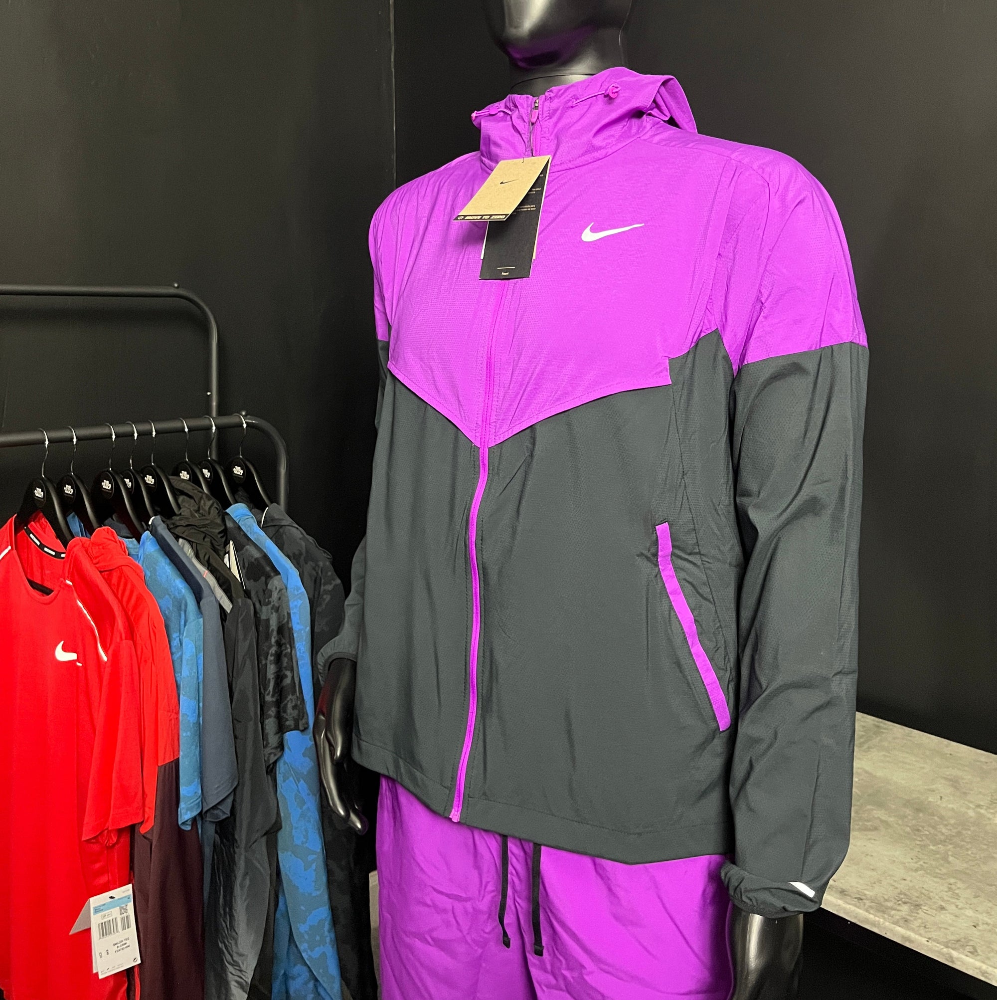 Nike Windrunner Running Jacket - Vivid Purple