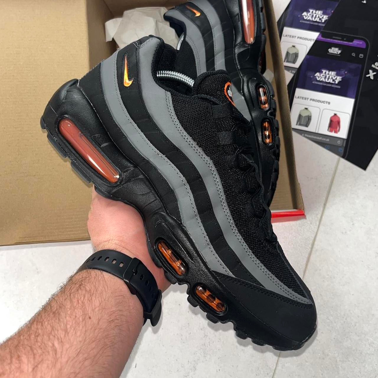 Nike Air Max 95 Trainers - Black/Safety Orange