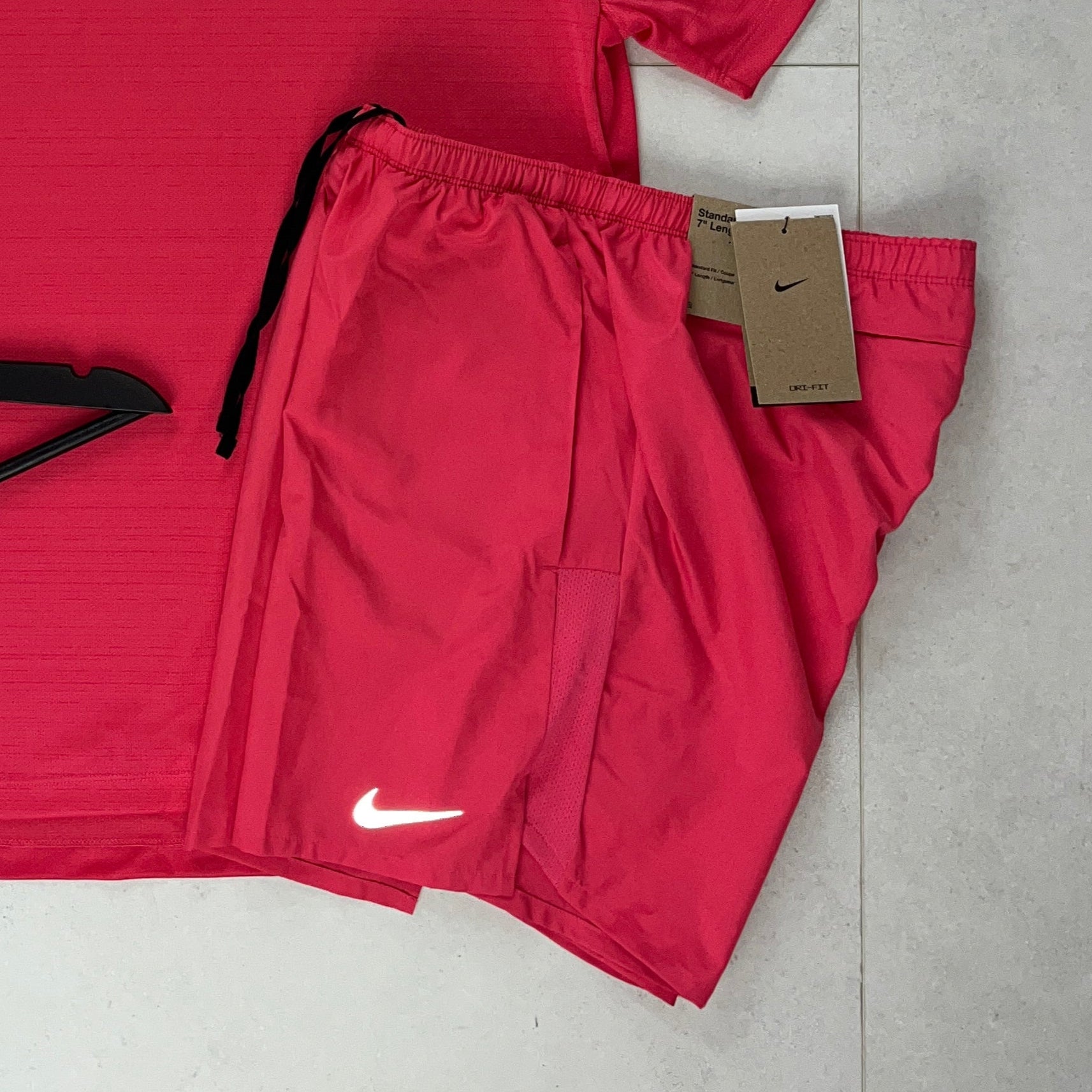 Nike Challenger 7 inch Shorts - Aster Pink - Active Vault