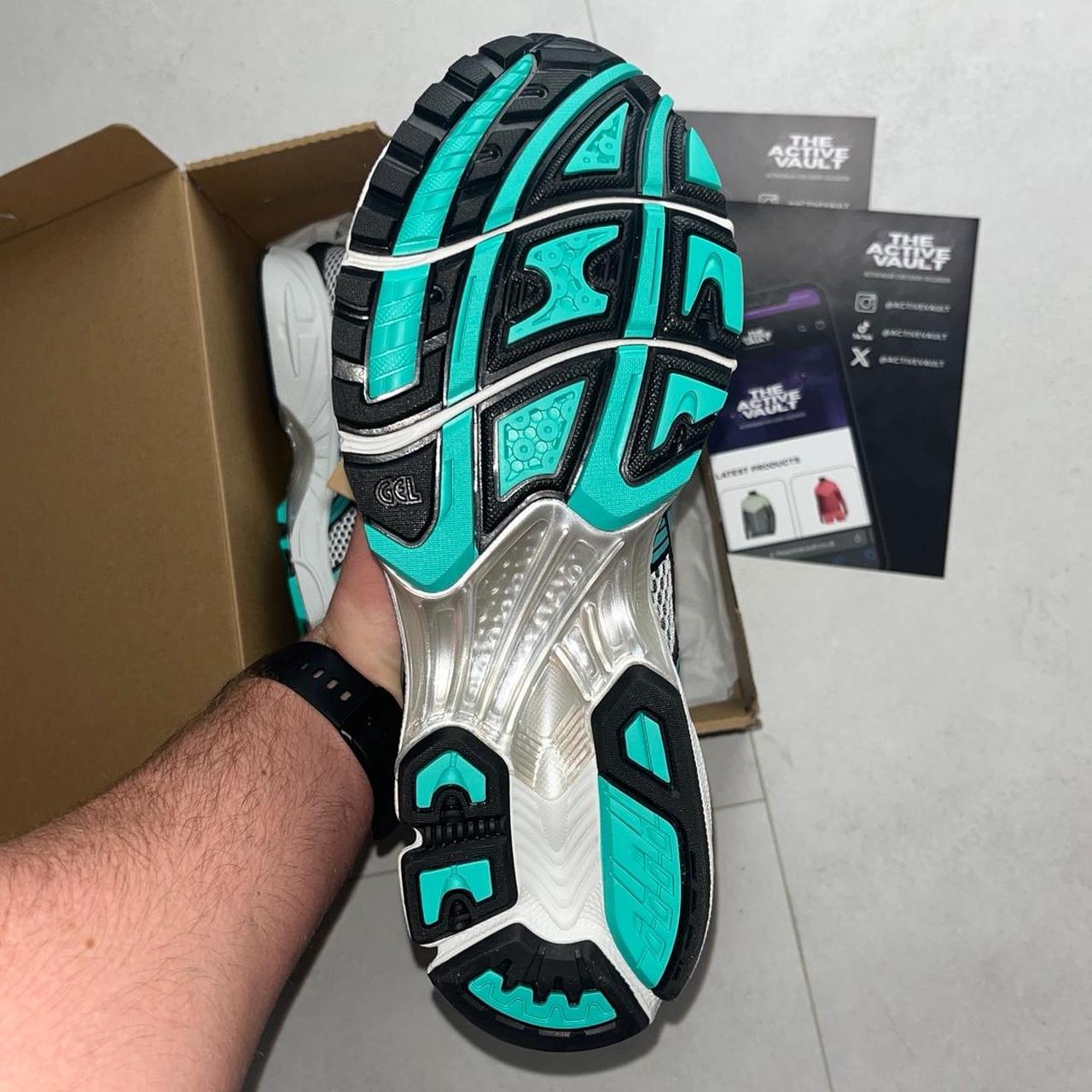 ASICS GEL-KAYANO 14 Trainers - White/Waterfall Aqua
