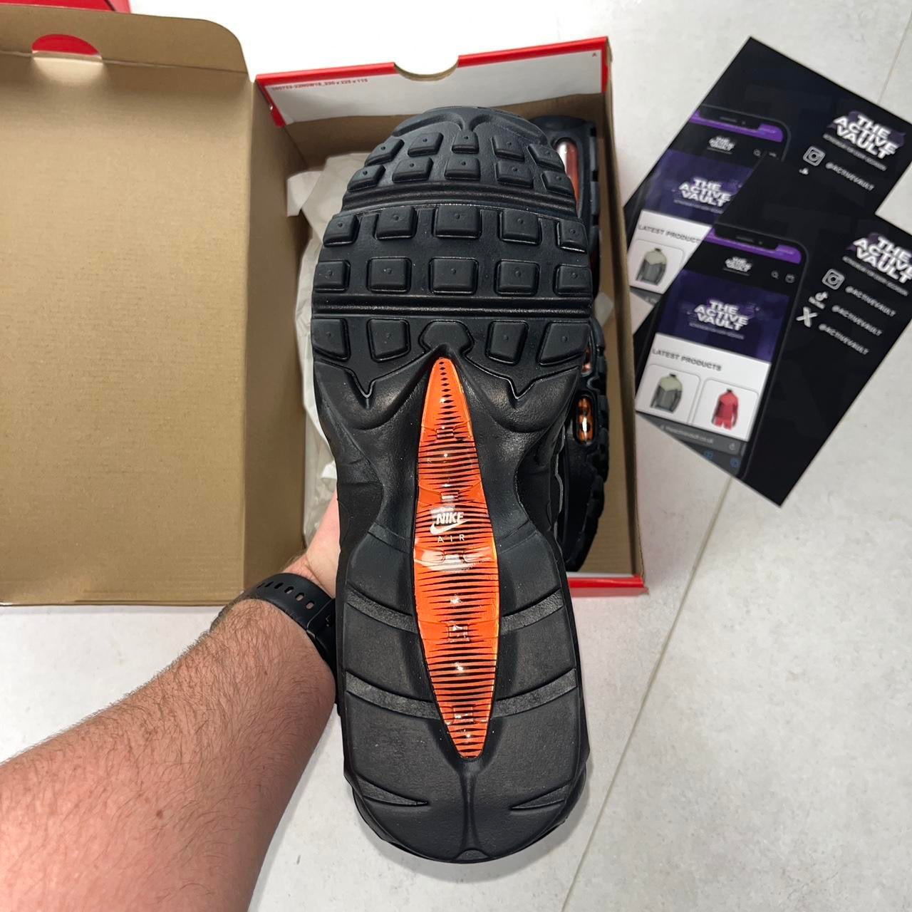 Nike Air Max 95 Trainers - Black/Safety Orange