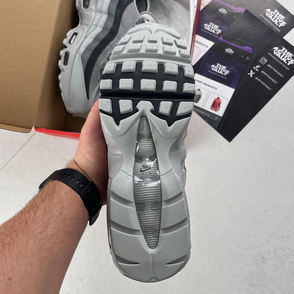 Nike Air Max 95 Trainers - Light Smoke Grey