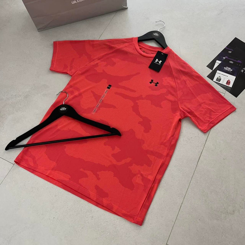 Under Armour Tech Velocity Jacquard Camo T-Shirt - Beta Red - Active Vault