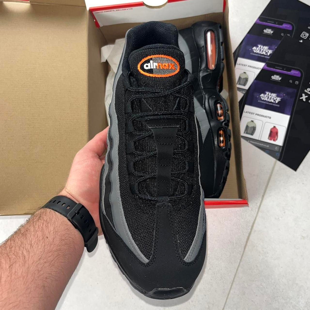 Nike Air Max 95 Trainers - Black/Safety Orange