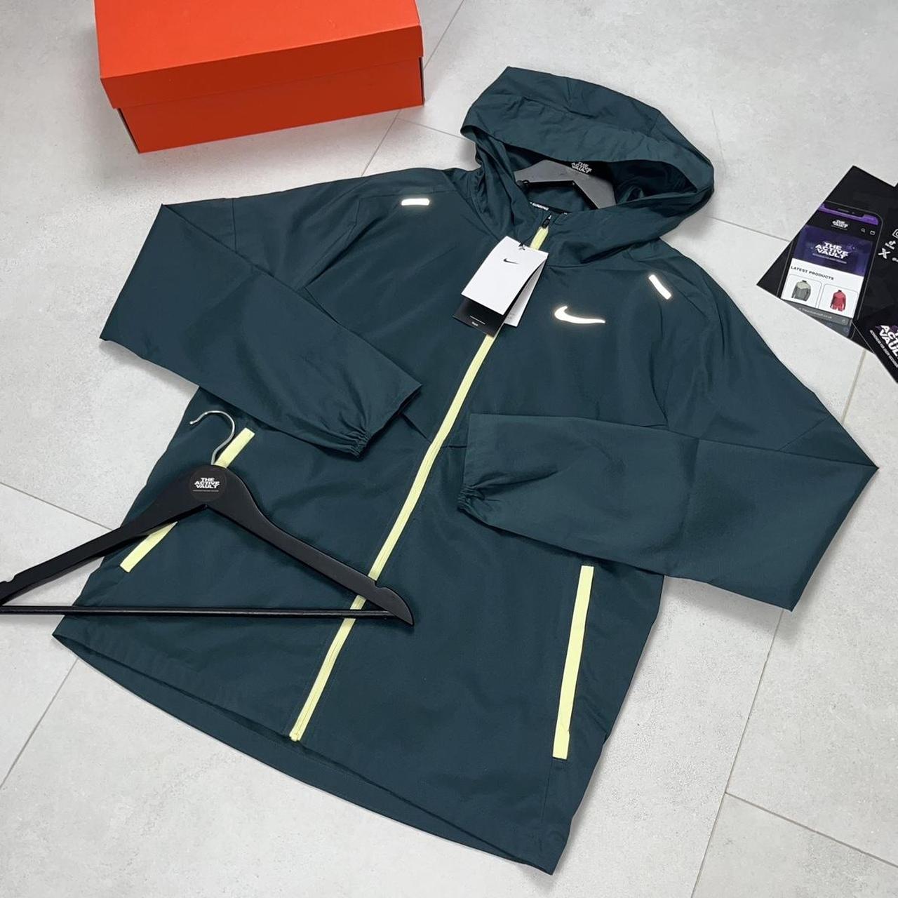 Nike Windrunner Running Jacket - Deep Jungle Green - Active Vault