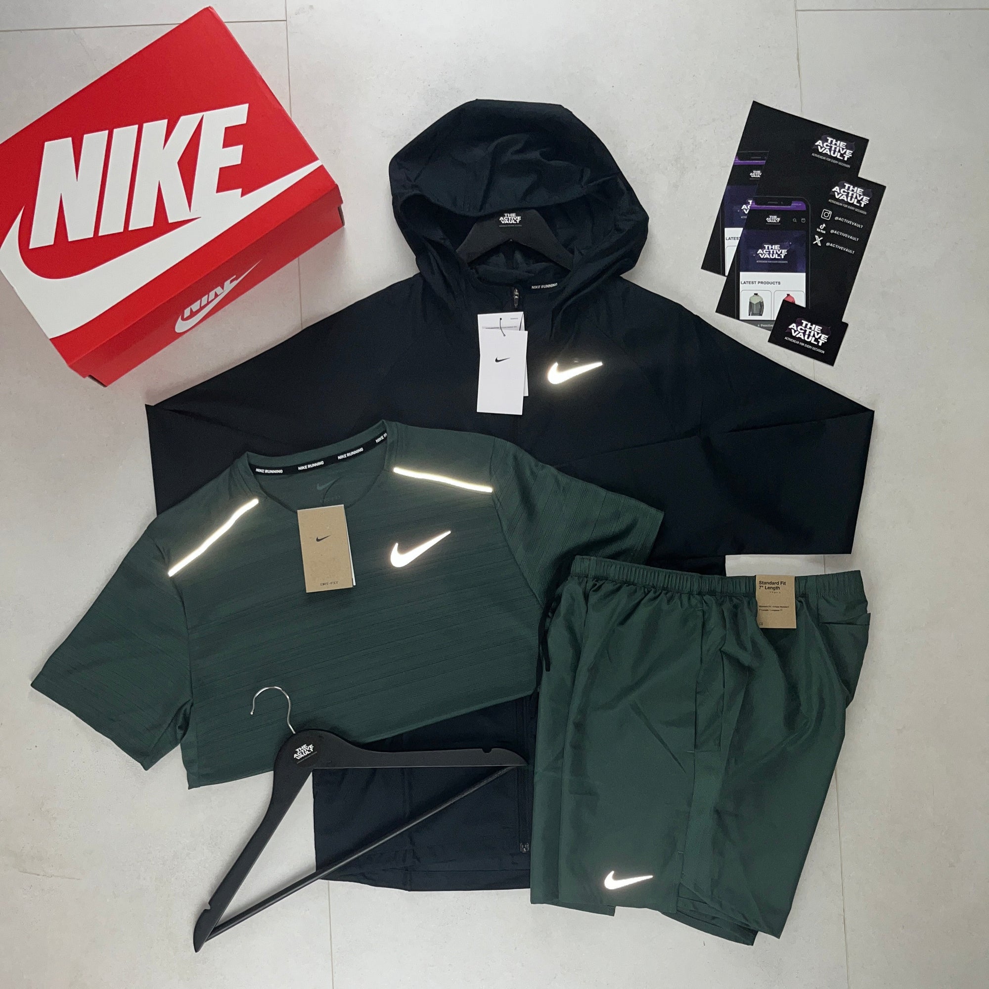 Nike Miler T-Shirt - Windrunner - Challenger Shorts Outfit - Vintage Green / Black / Vintage Green - Active Vault