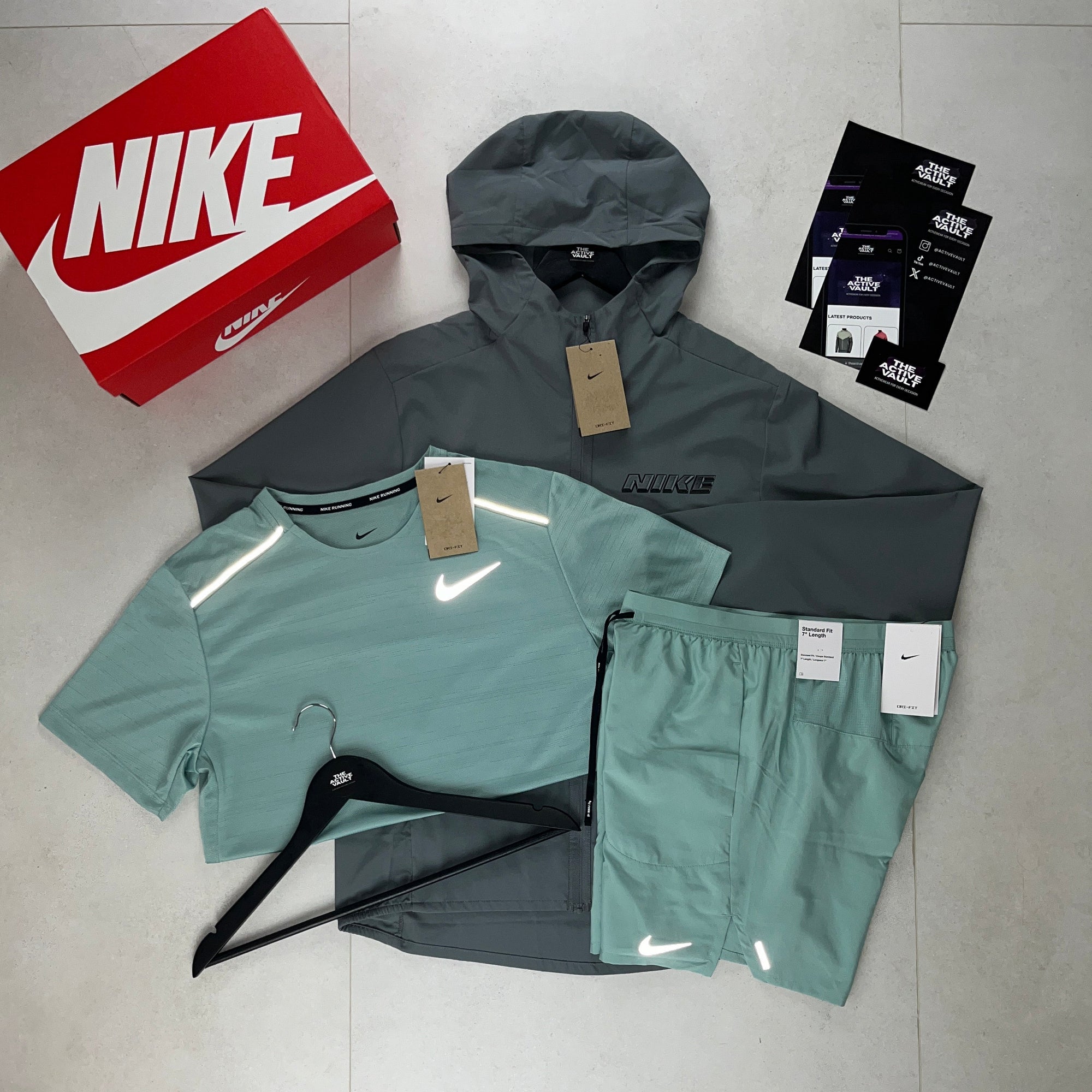 Nike Miler T-Shirt - Windrunner - Flex Stride Shorts Outfit - Mineral Green / Smoke Grey / Mineral Green - Active Vault