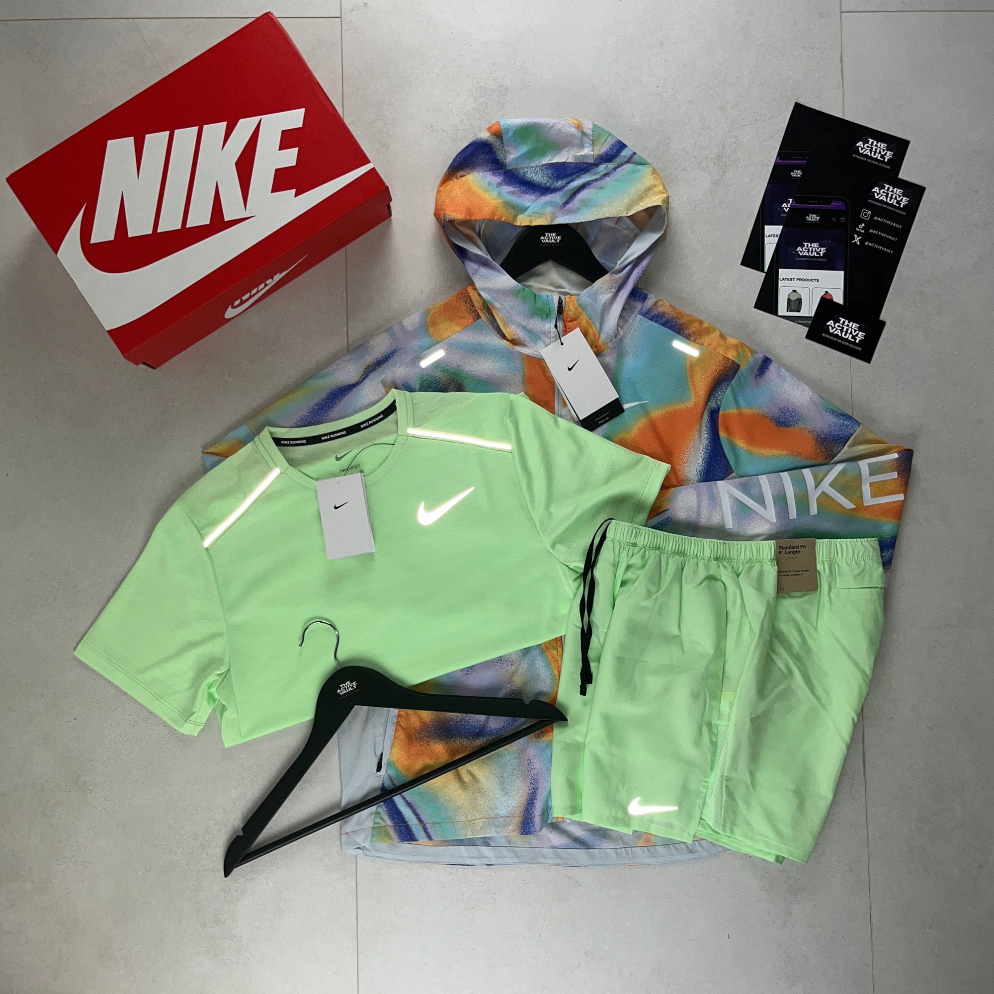 Nike Miler T-Shirt - Windrunner - Challenger Shorts Outfit - Vapour Green / Metallic Rainbow / Vapour Green - Active Vault