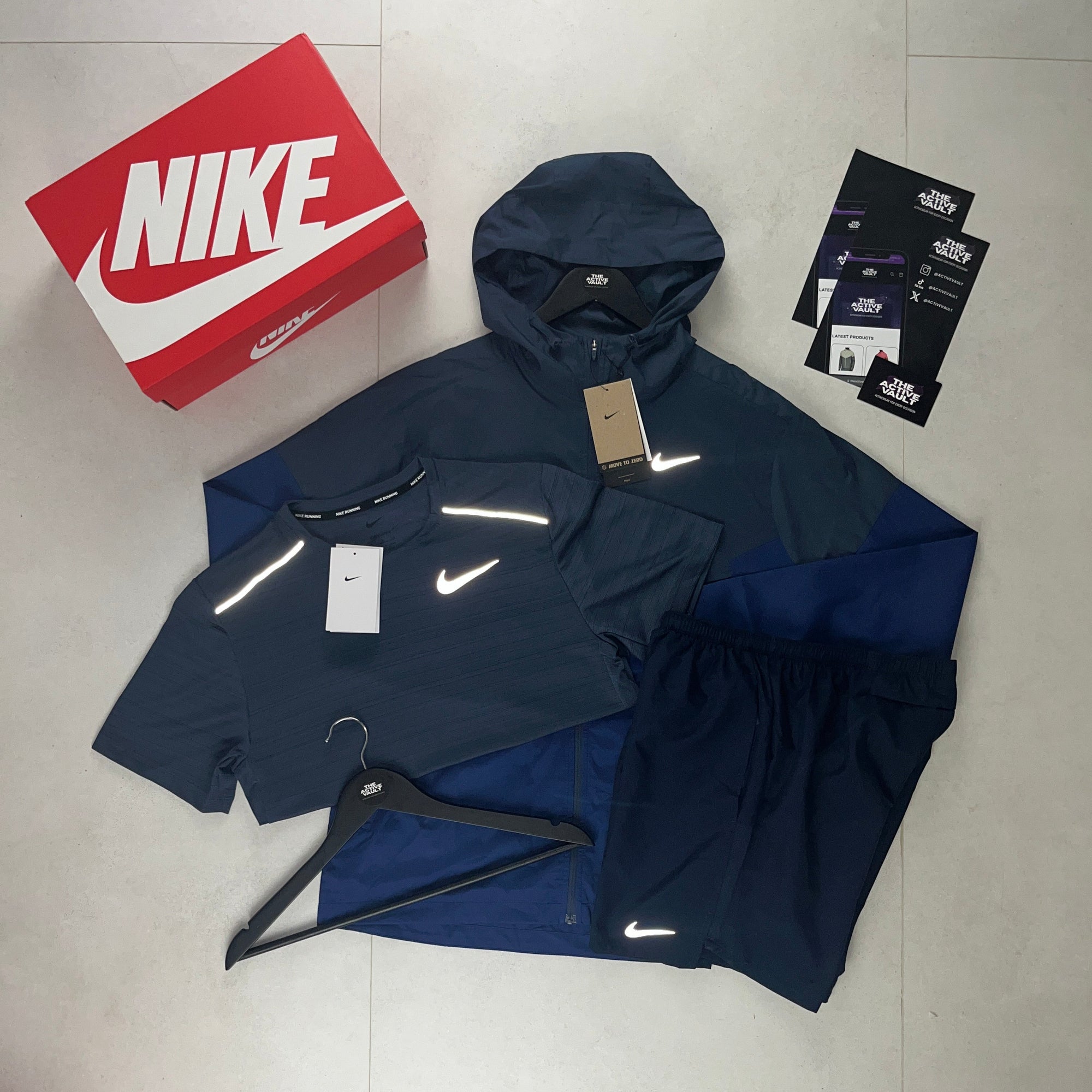 Nike Miler T-Shirt - Windrunner - Challenger Shorts Outfit -  Thunder Blue / Thunder Blue / Obsidian Blue - Active Vault