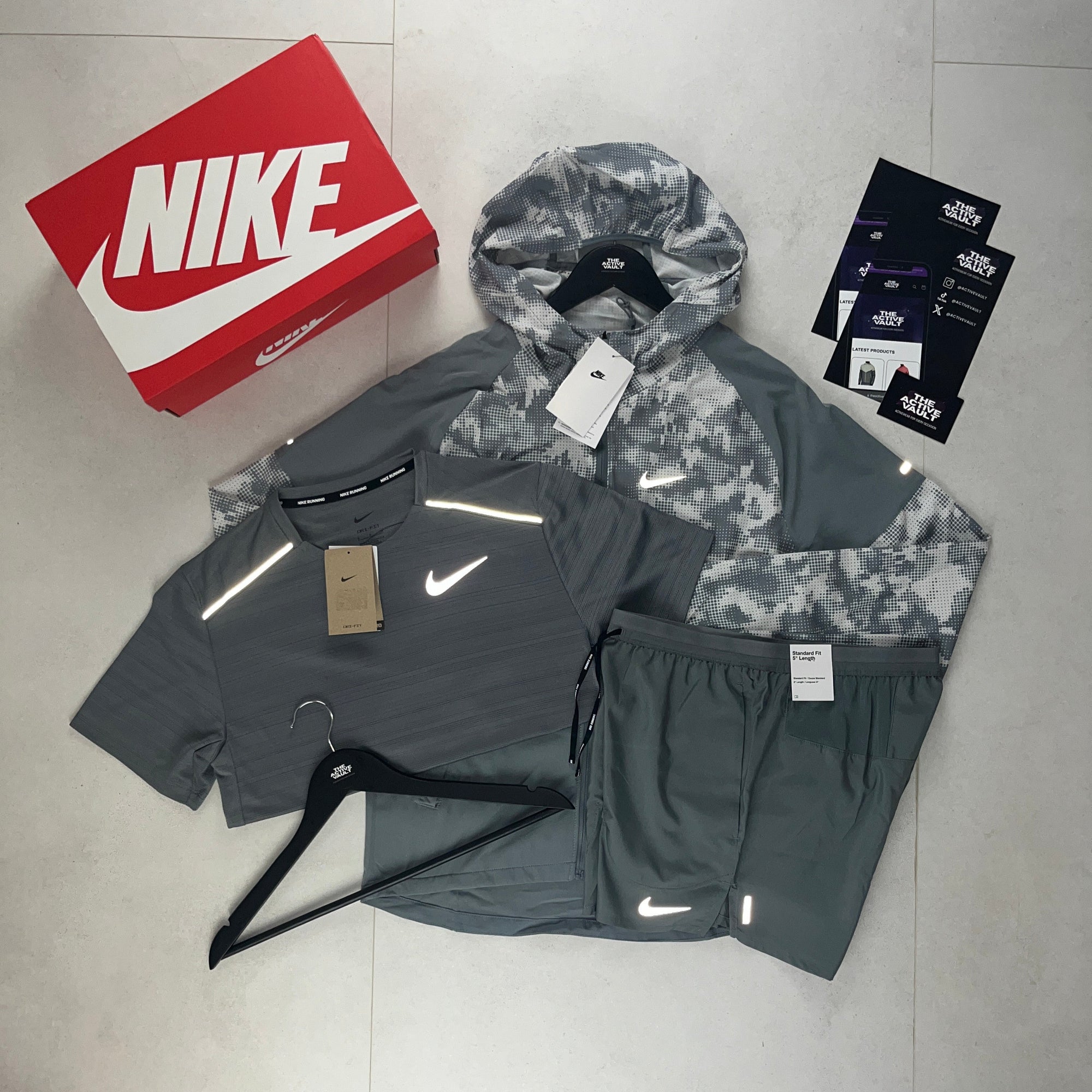 Nike Miler T-Shirt - Windrunner - Flex Stride Shorts Outfit -  Smoke Grey / Cool Grey / Smoke Grey - Active Vault