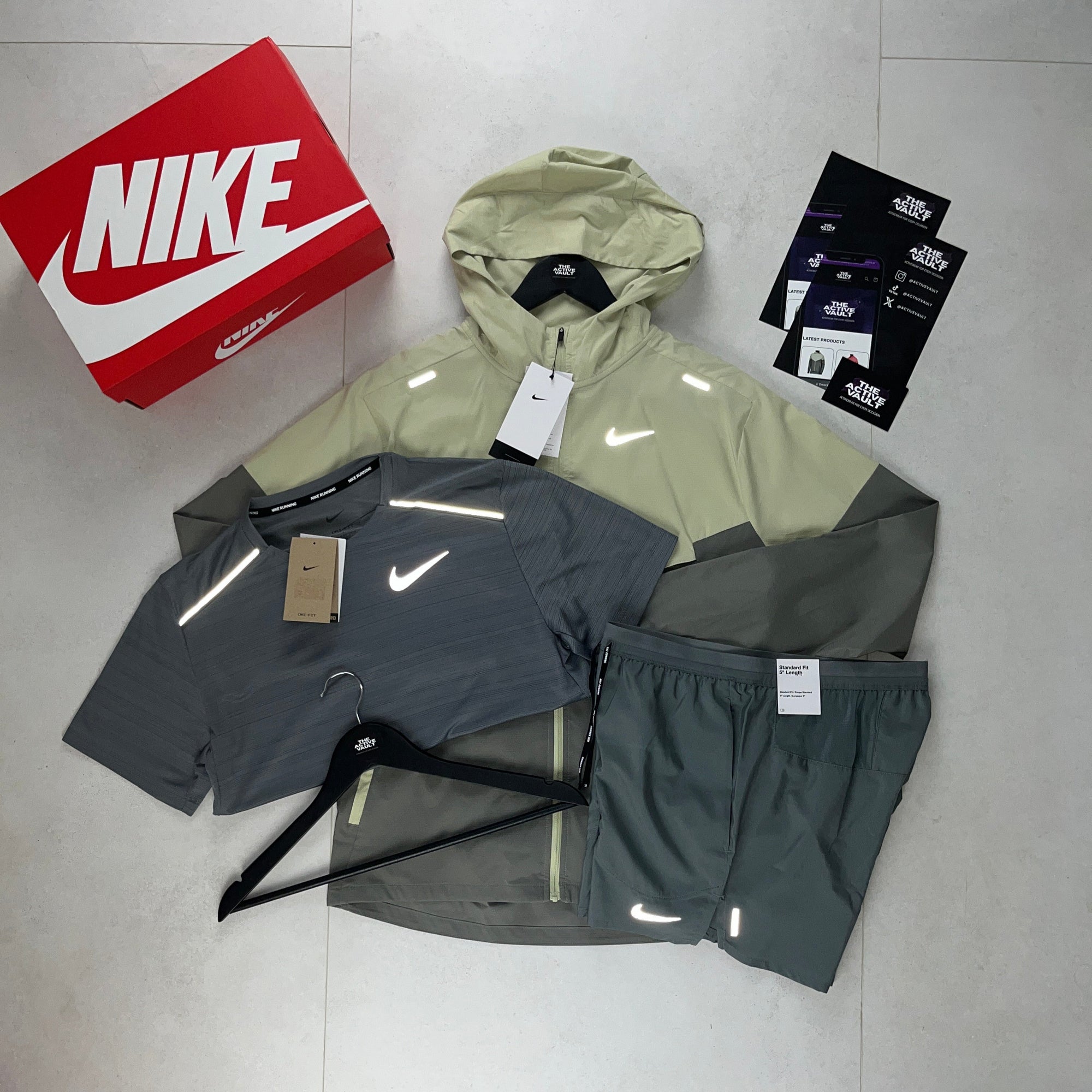 Nike Miler T-Shirt - Windrunner - Flex Stride Shorts Outfit - Smoke Grey / Olive Aura / Smoke Grey - Active Vault
