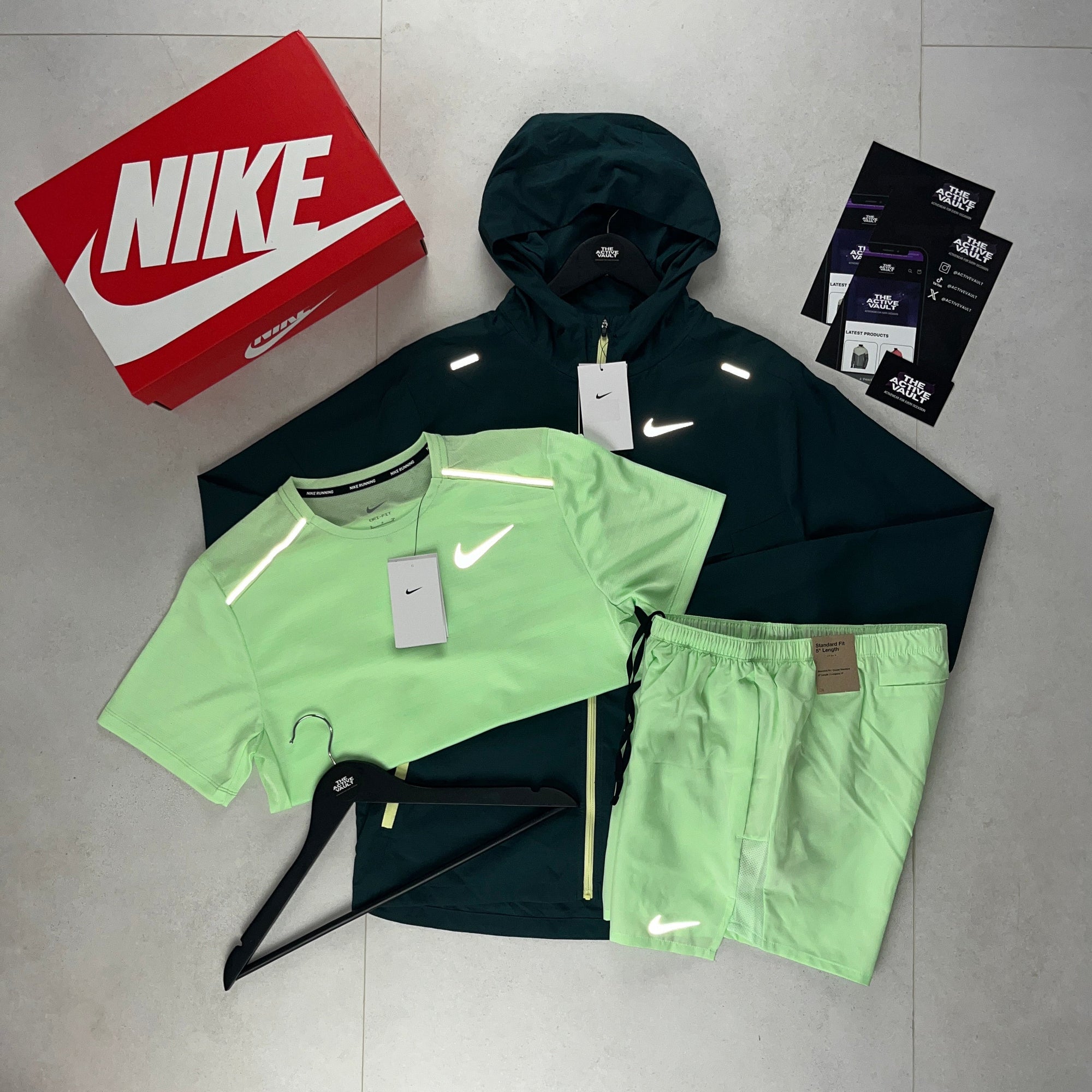Nike Miler T-Shirt - Windrunner - Challenger Shorts Outfit - Vapour Green / Deep Jungle / Vapour Green - Active Vault