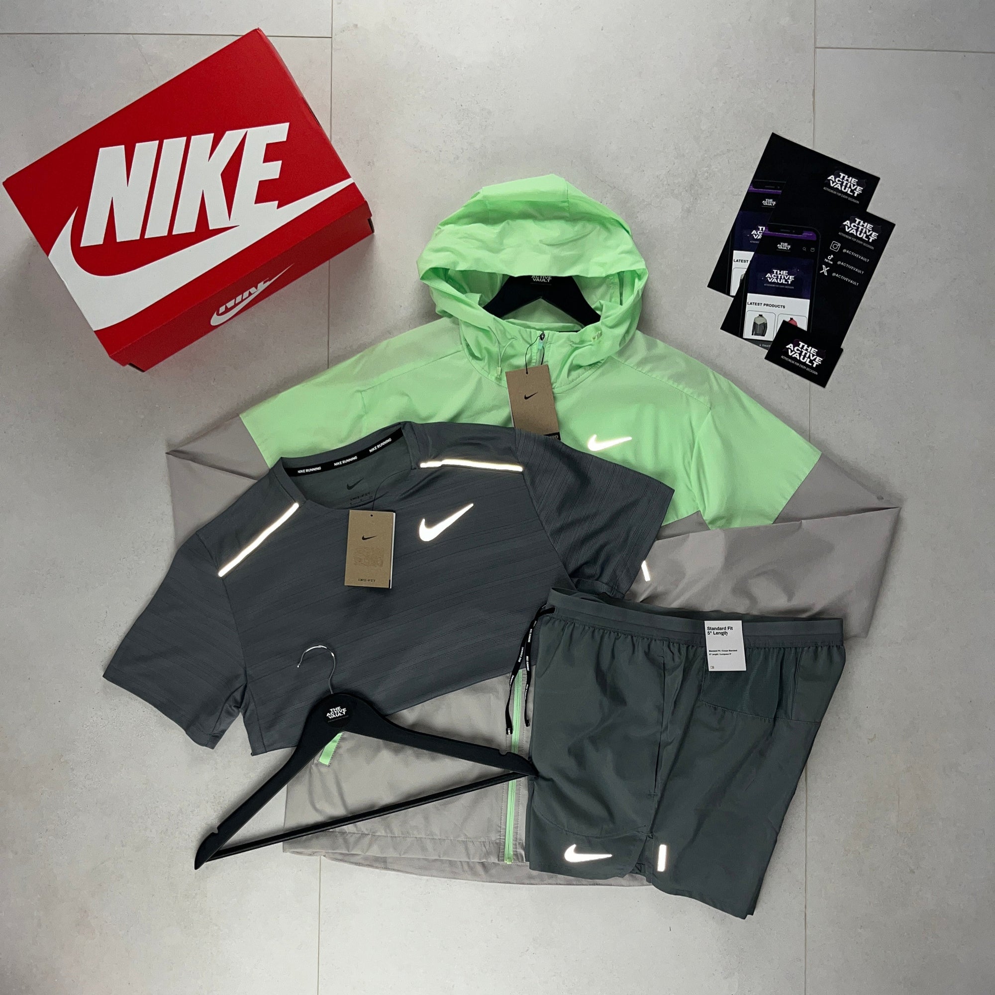 Nike Miler T-Shirt - Windrunner - Flex Stride Shorts Outfit - Smoke Grey / Vapour Green / Smoke Grey - Active Vault
