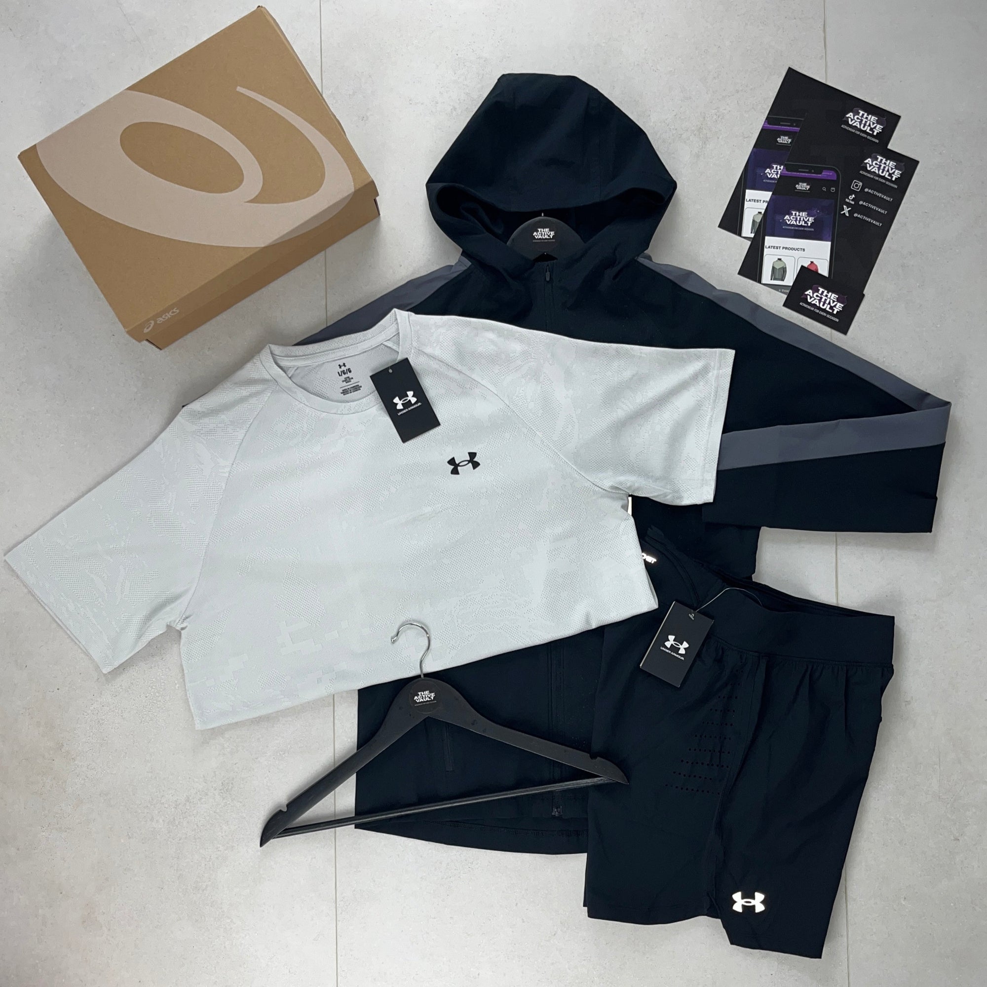 Under Armour Velocity Jacquard T-Shirt - Windbreaker - Speedpocket Shorts Outfit - Cool White / Black / Black
