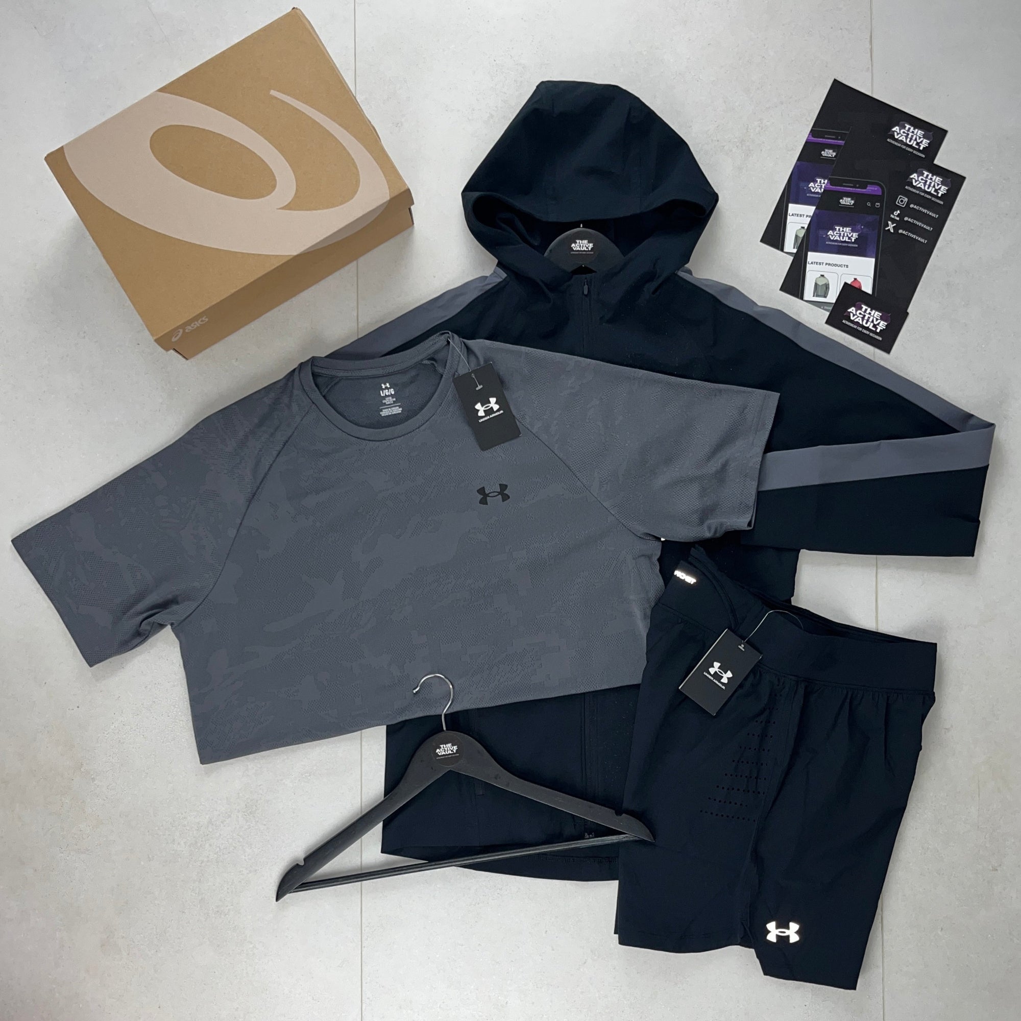 Under Armour Velocity Jacquard T-Shirt - Windbreaker - Speedpocket Shorts Outfit - Castlerock Grey / Black / Black