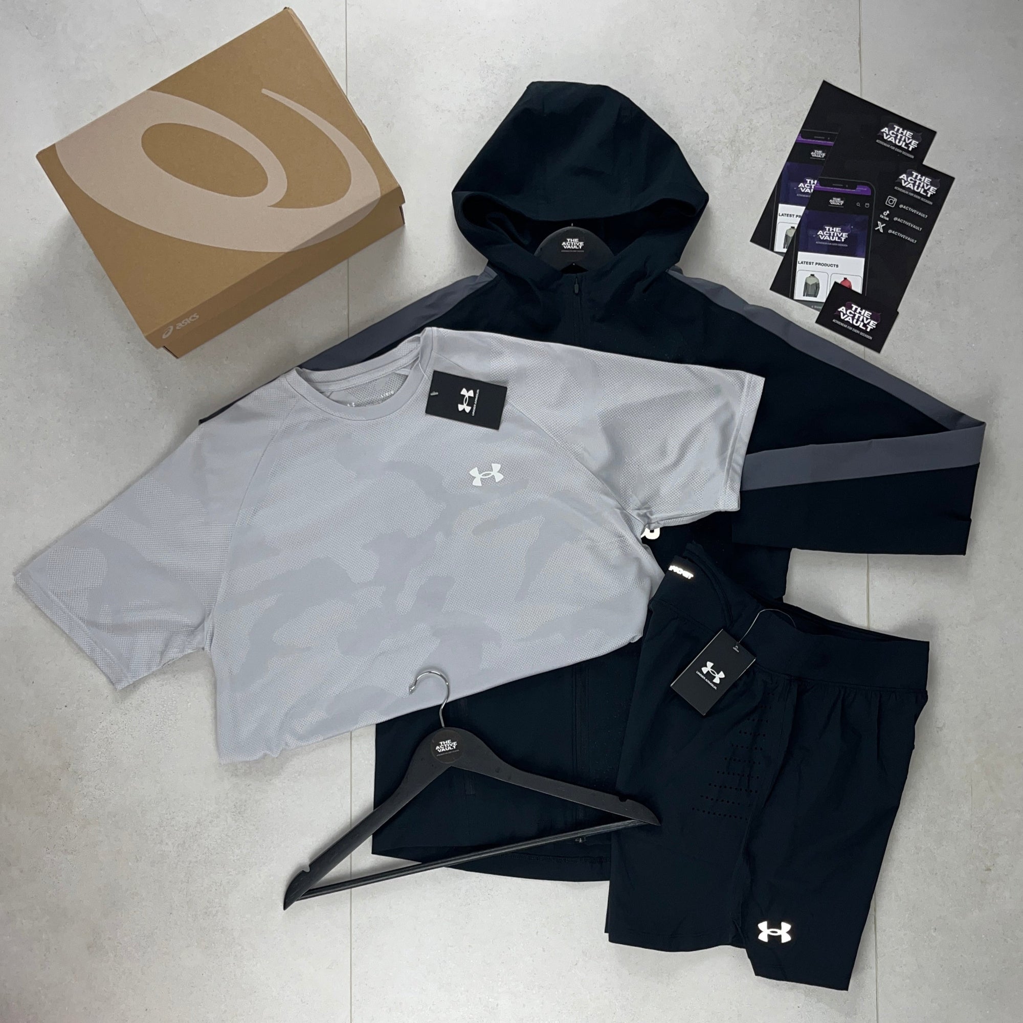 Under Armour Velocity Jacquard T-Shirt - Windbreaker - Speedpocket Shorts Outfit - White / Black / Black