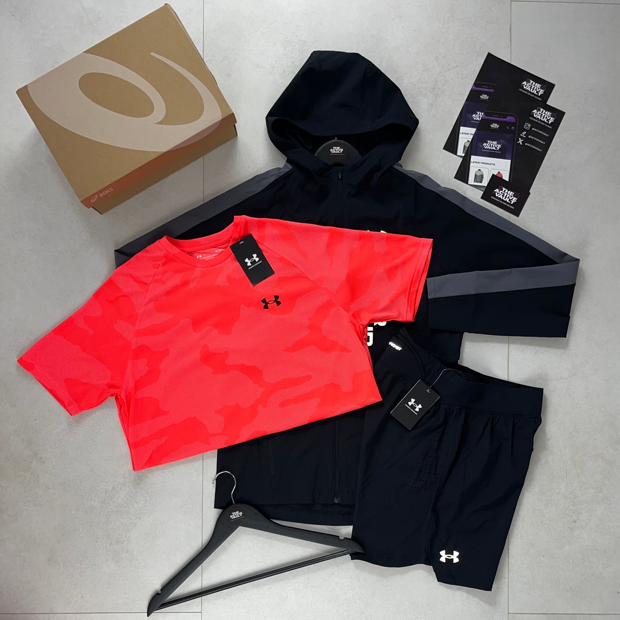 Under Armour Velocity Jacquard T-Shirt - Windbreaker - Speedpocket Shorts Outfit - Beta Red / Black / Black