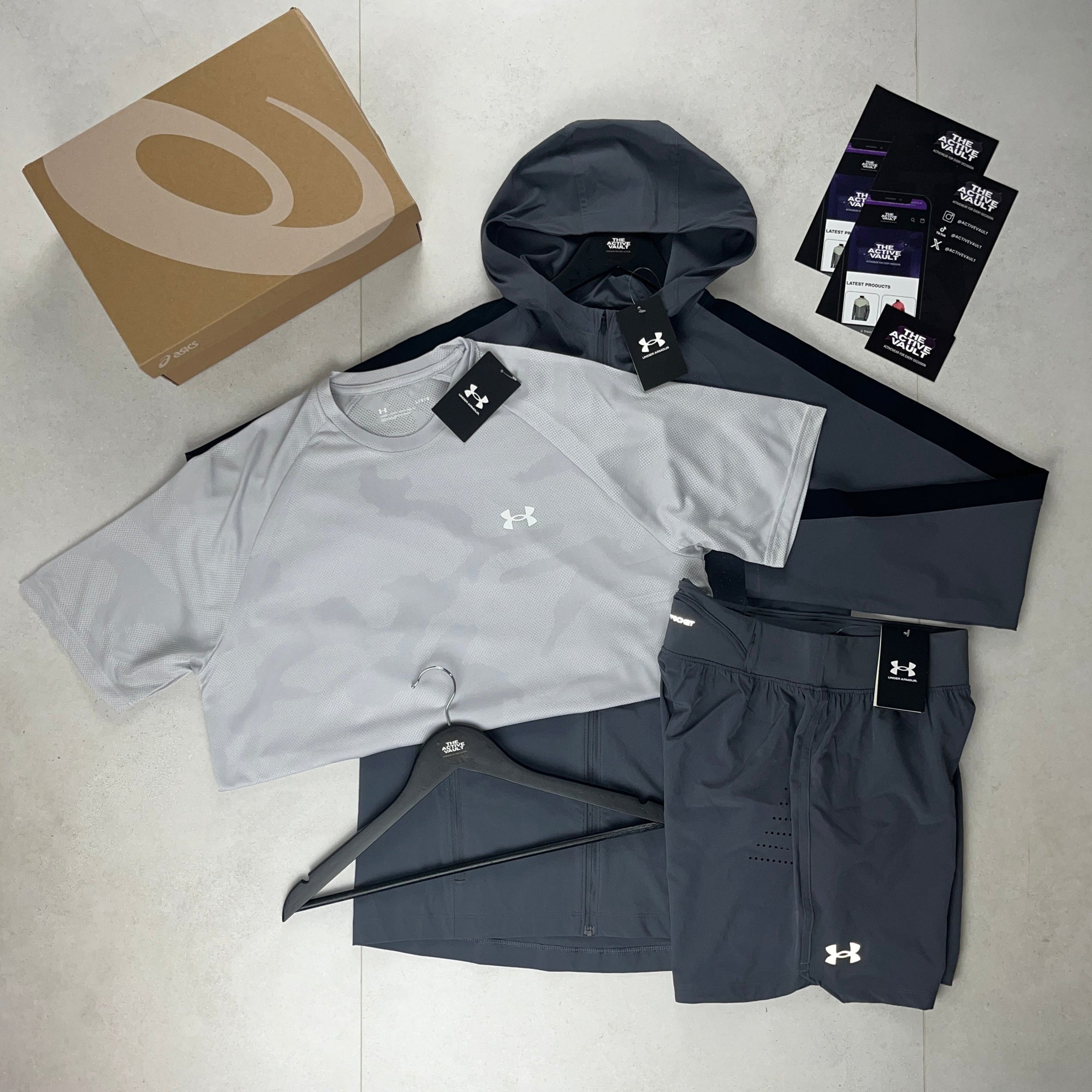 Under Armour Velocity Jacquard T-Shirt - Windbreaker - Speedpocket Shorts Outfit - White / Grey / Grey