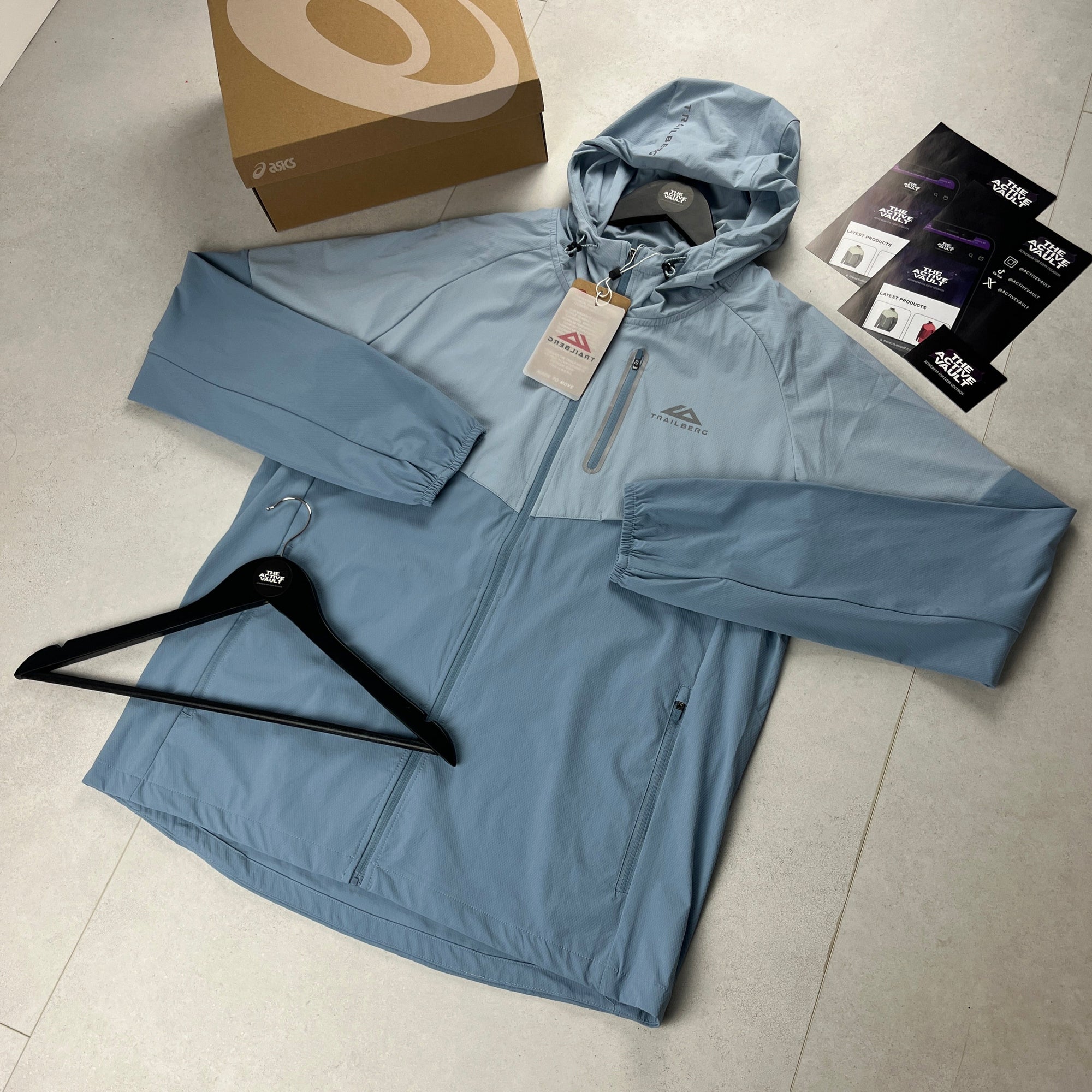 Trailberg Cloud Hood Windbreaker Jacket - Washed Indigo/Frost Blue