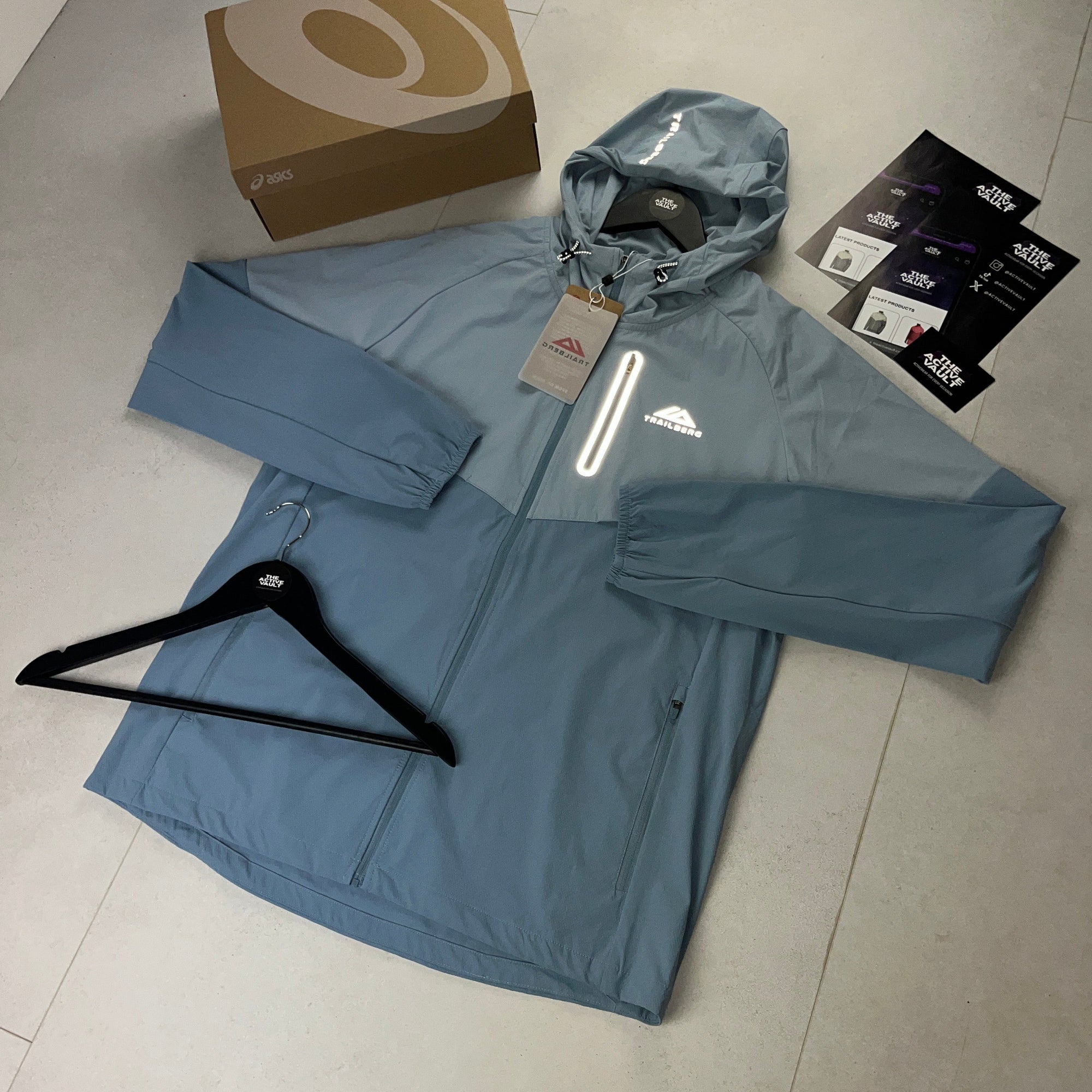 Trailberg Cloud Hood Windbreaker Jacket - Washed Indigo/Frost Blue