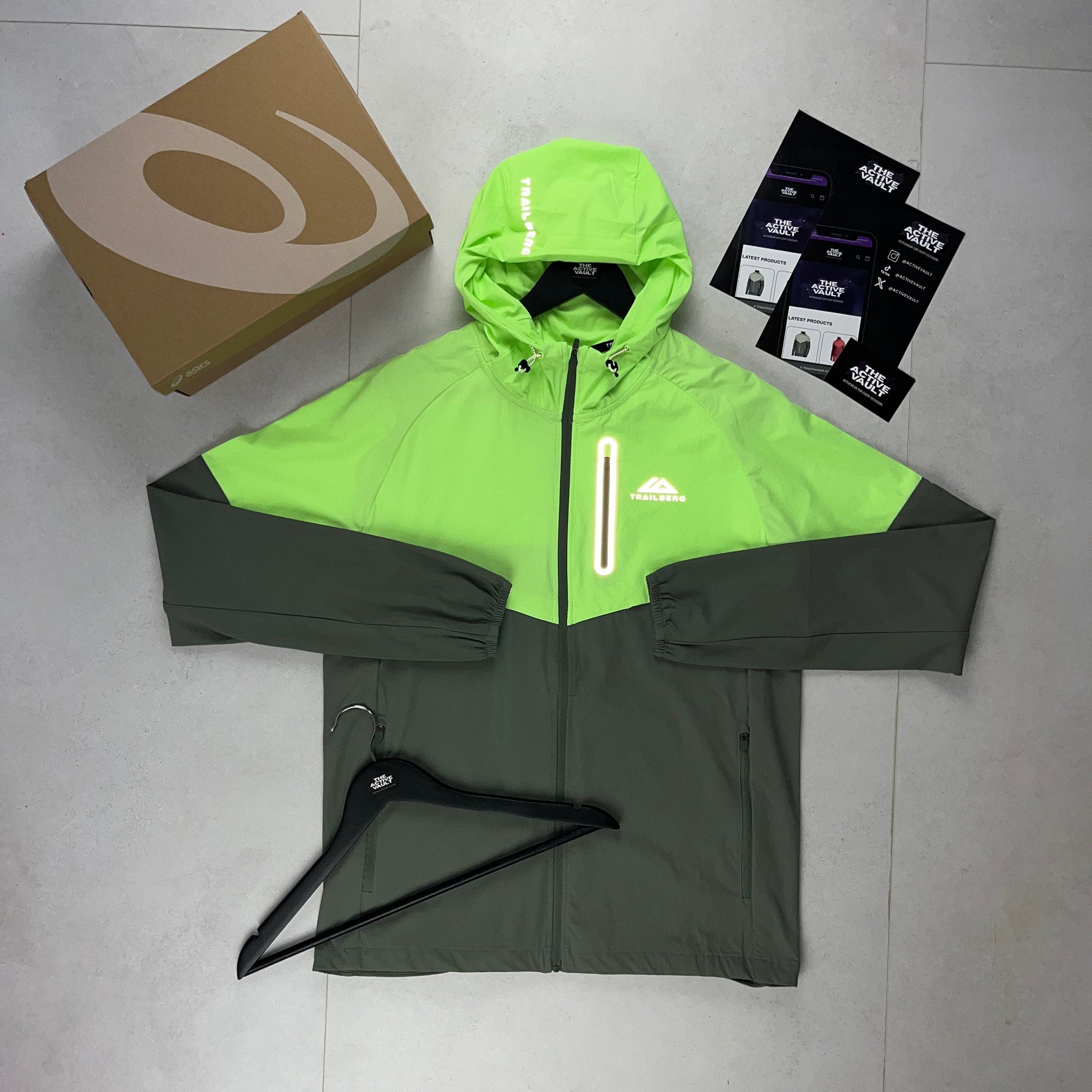 Trailberg Cloud Hood Windbreaker Jacket - Pine Dust/Neon Lime Green