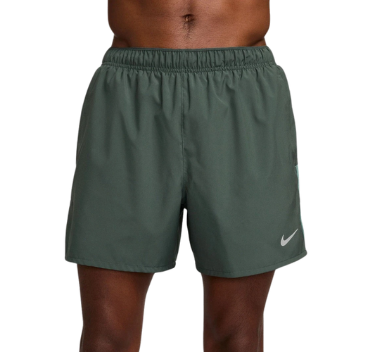 Nike Challenger 7 inch Shorts - Vintage Green
