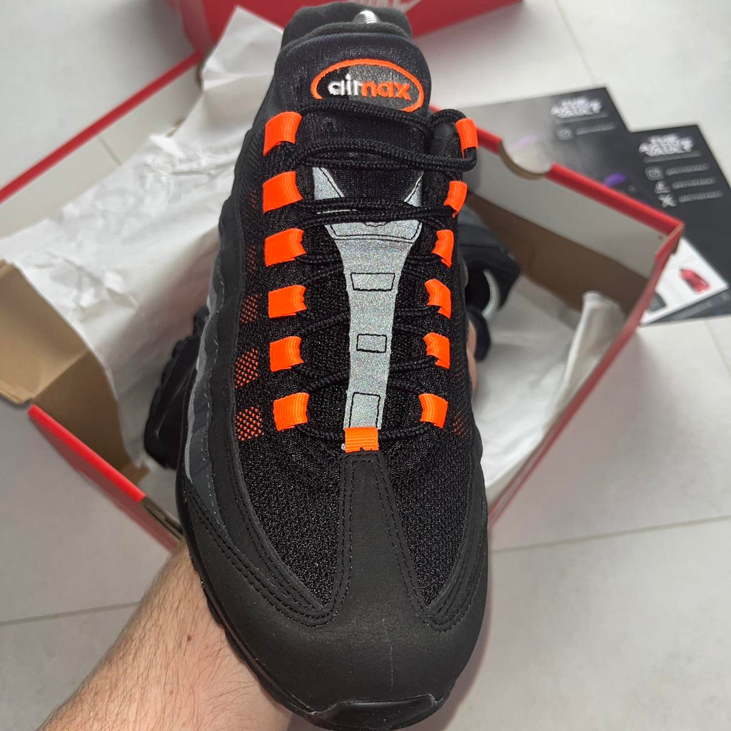 Nike Air Max 95 Trainers -  Black/Hyper Crimson Red
