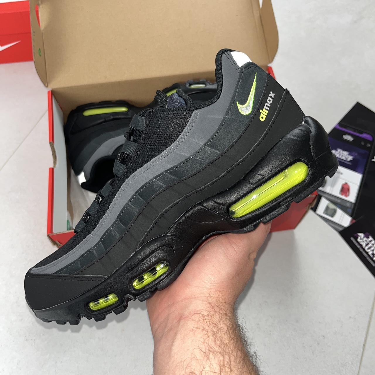 Nike Air Max 95 Trainers - Retro Logo Black Volt