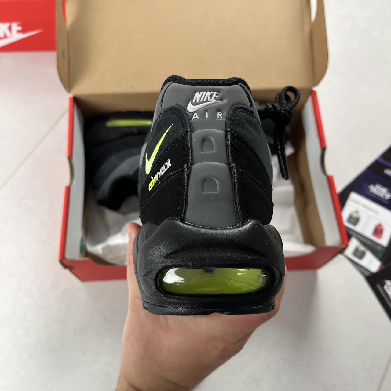 Nike Air Max 95 Trainers - Retro Logo Black Volt