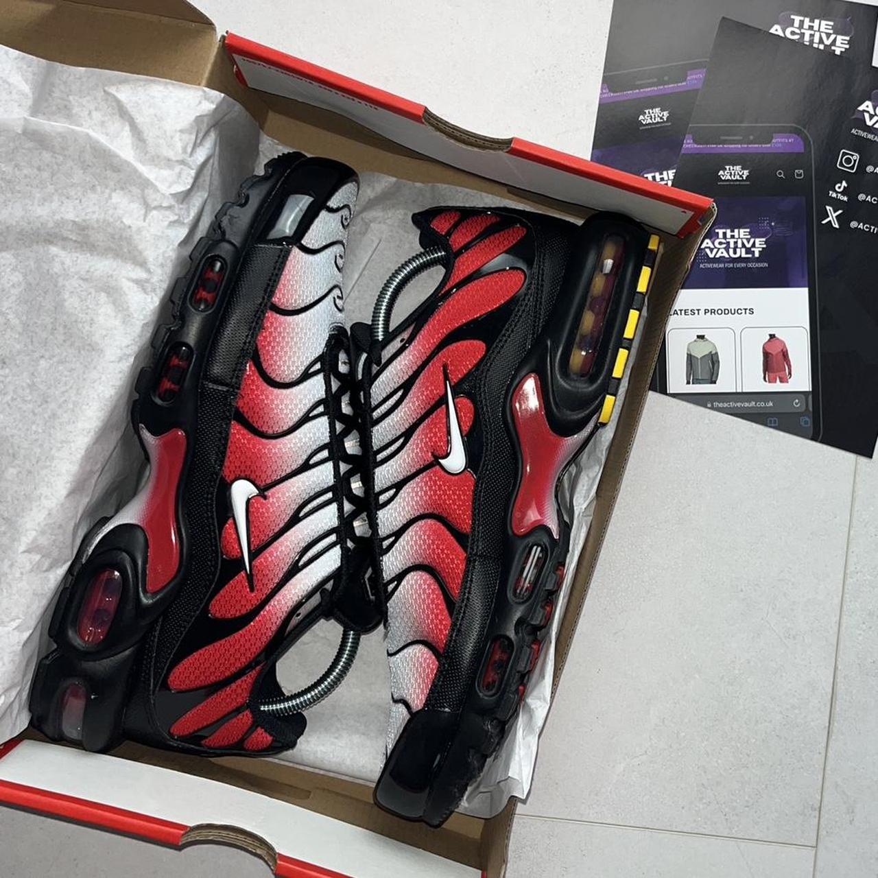 Nike Air Max Plus TN Trainers – Pure Platinum/University Red