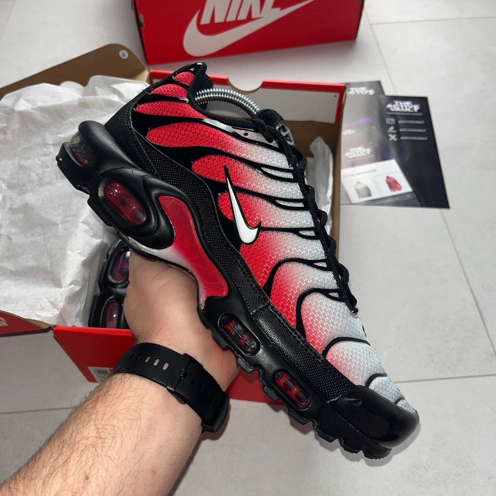 Nike Air Max Plus TN Trainers – Pure Platinum/University Red