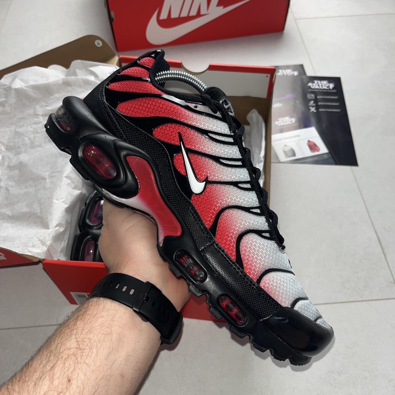 Nike Air Max Plus TN Trainers – Pure Platinum/University Red