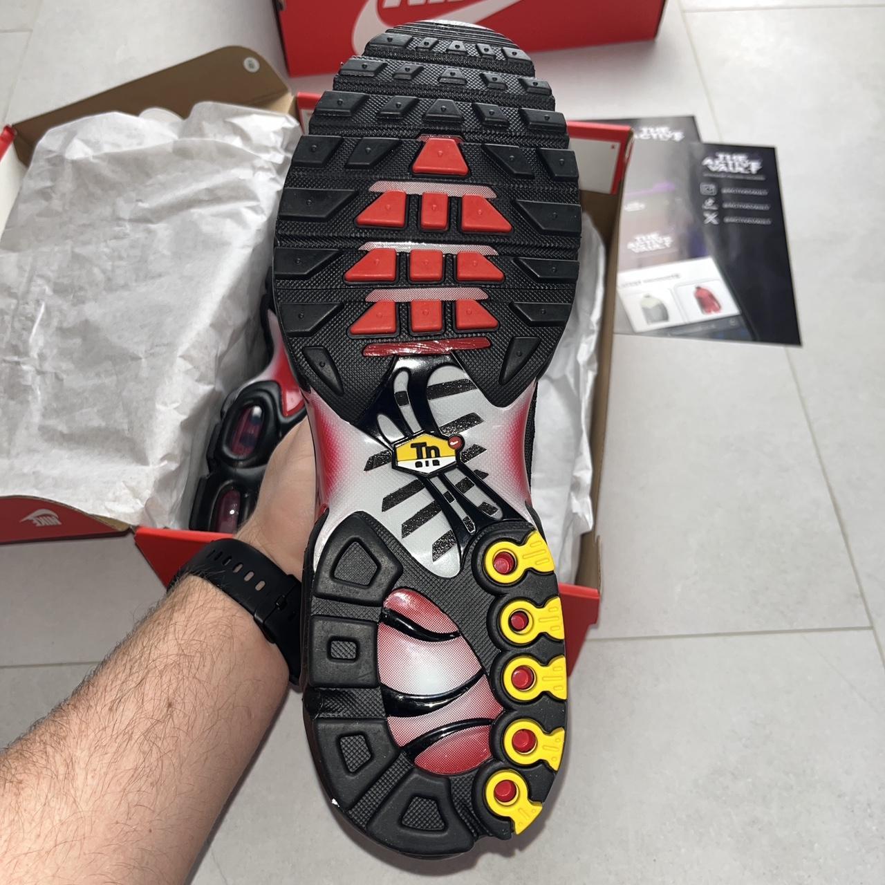 Nike Air Max Plus TN Trainers – Pure Platinum/University Red