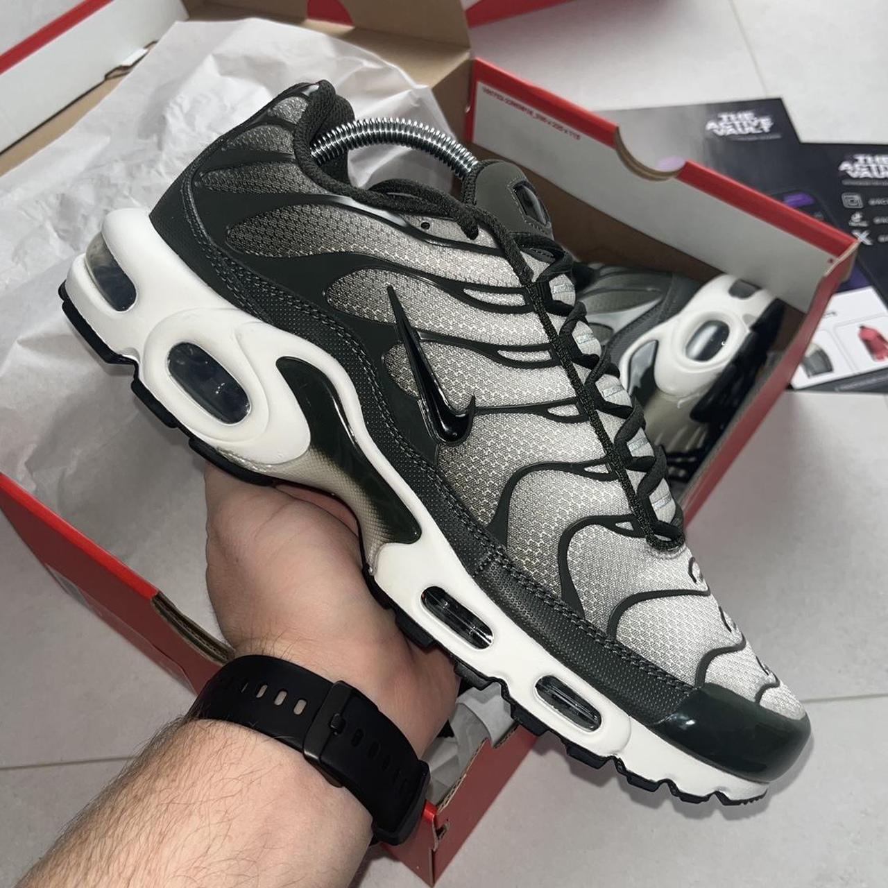Nike Air Max Plus TN Trainers - Cargo Khaki Green
