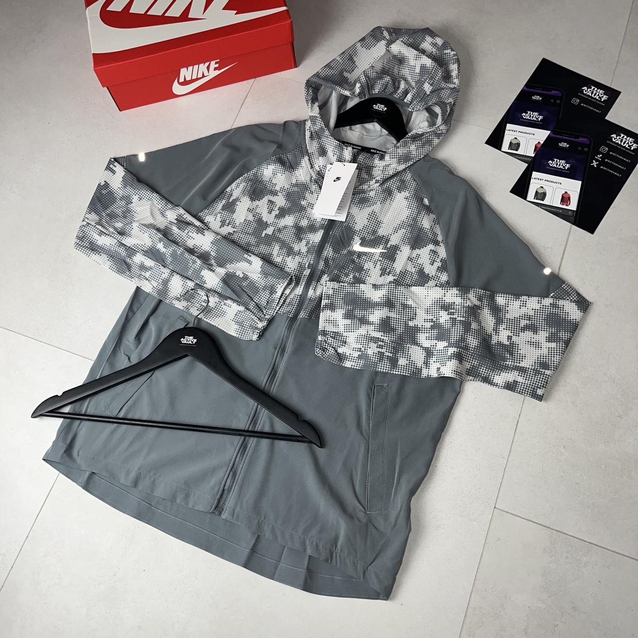 Nike Windrunner Running Jacket - Cool Grey Camo