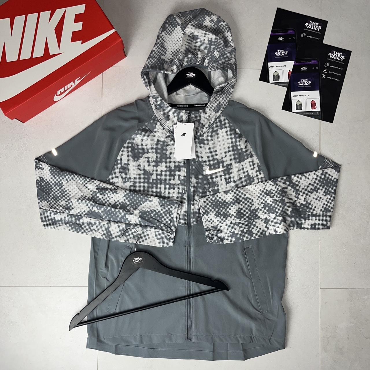 Nike Windrunner Running Jacket - Cool Grey Camo