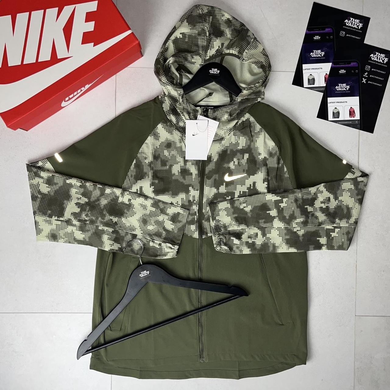Nike Windrunner Running Jacket - Medium Olive Camo