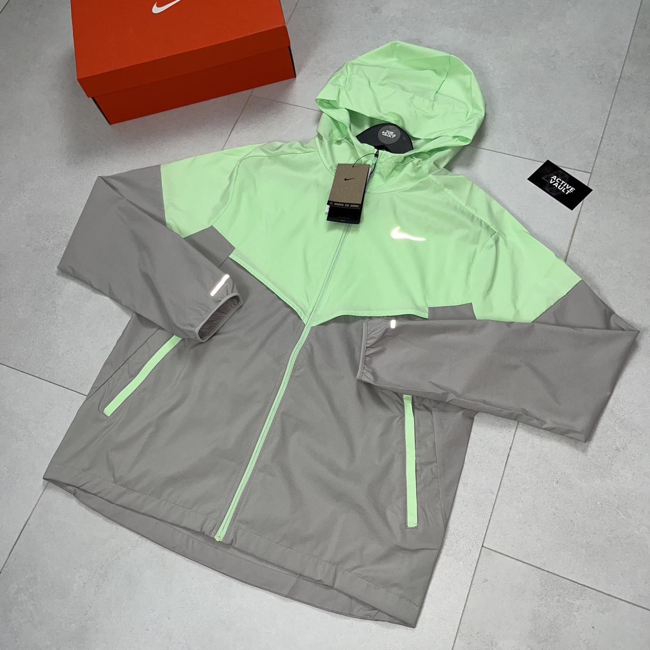 Nike Windrunner Running Jacket - Vapour Green - Active Vault