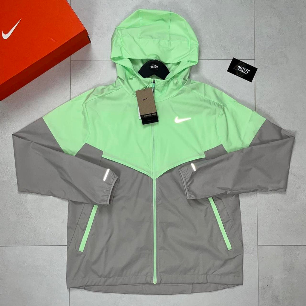Nike Windrunner Running Jacket - Vapour Green - Active Vault