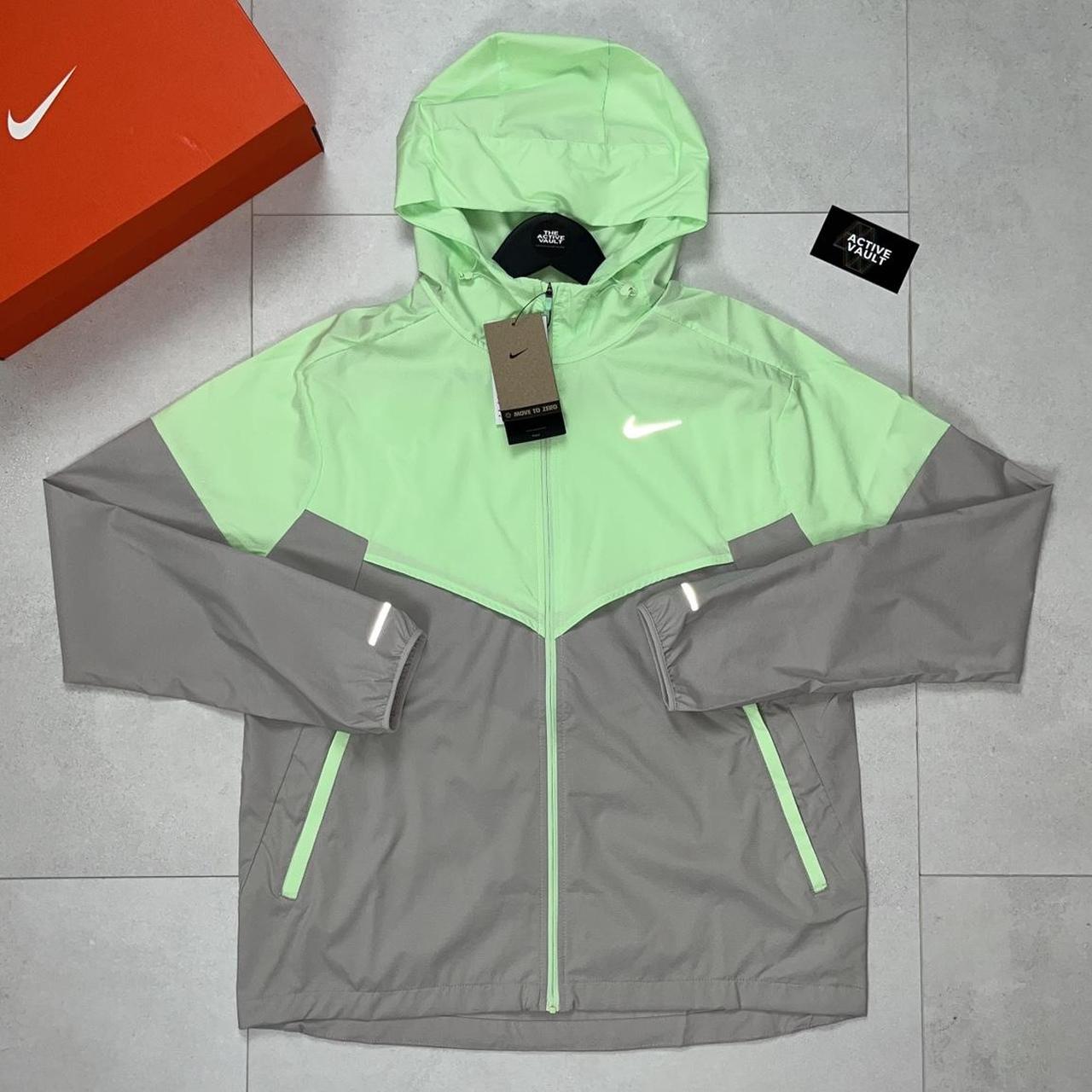 Nike Windrunner Running Jacket - Vapour Green - Active Vault