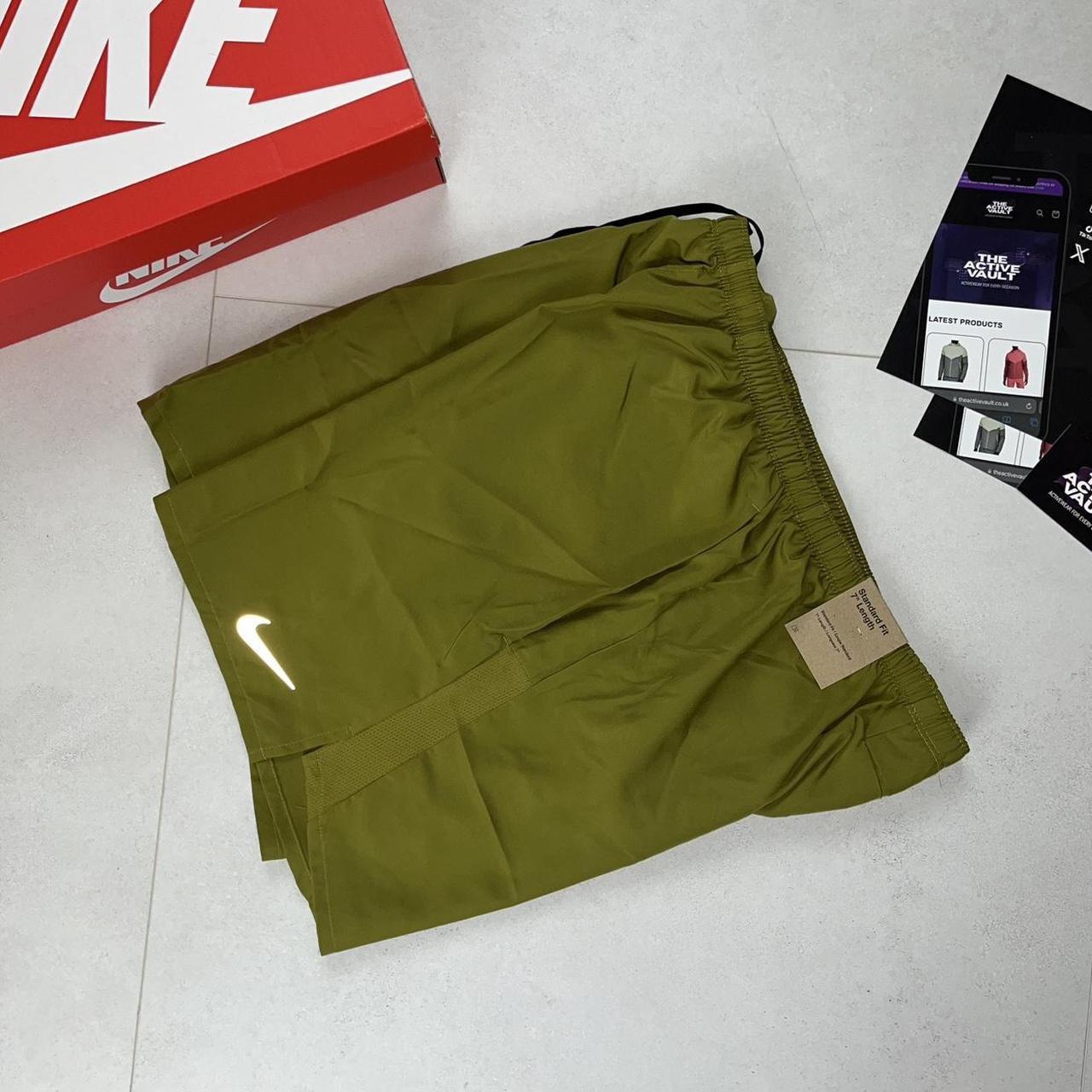Nike Challenger 7 inch Shorts - Pacific Moss