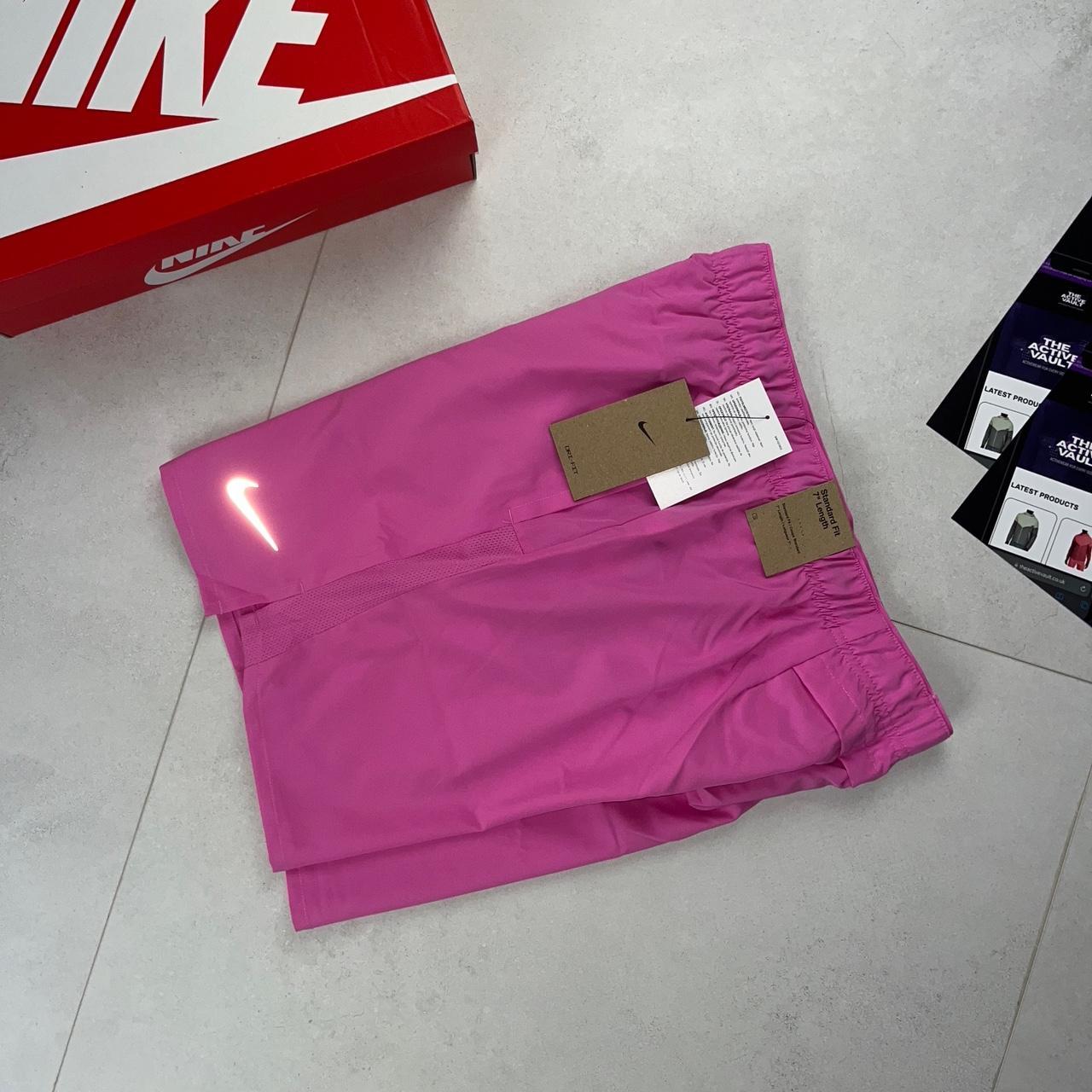 Nike Challenger 7 inch Shorts - Playful Pink